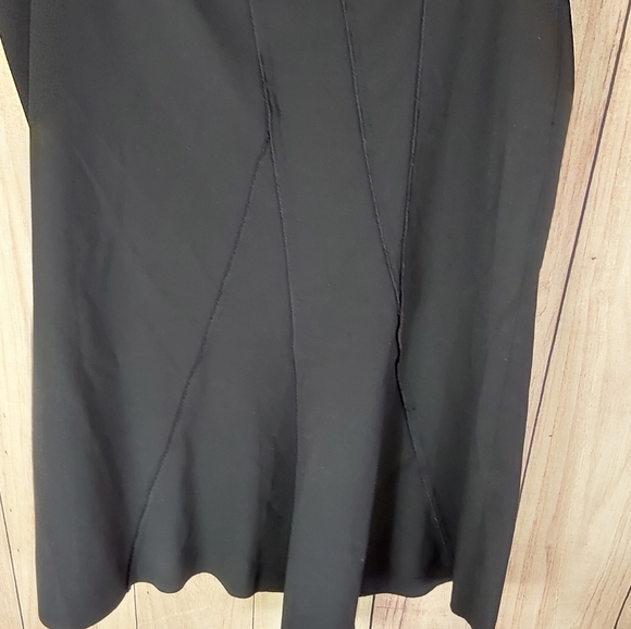 The Limited Stretch Black Midi Skirt With Abstract Lines Pattern - Picture 5 of 12